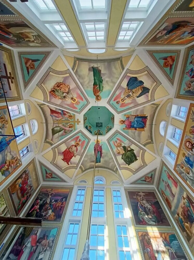 Группа художников расписала храм в Забайкалье