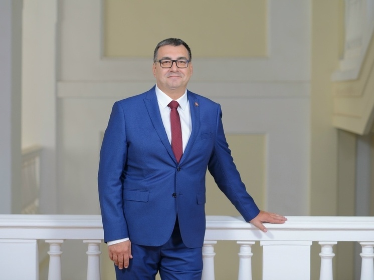 Вчера Сергей Бабин поздравил оренбуржцев с Днём Конституции