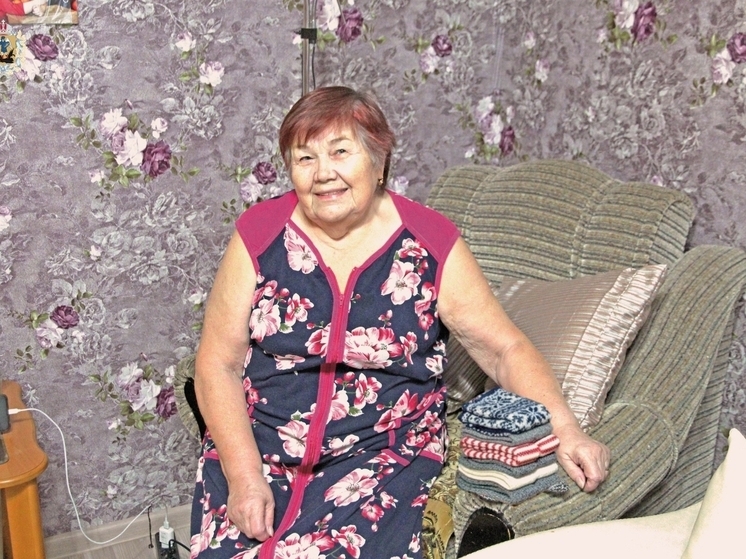 Жительница Поморья связала для участников СВО 90 пар тёплых носков