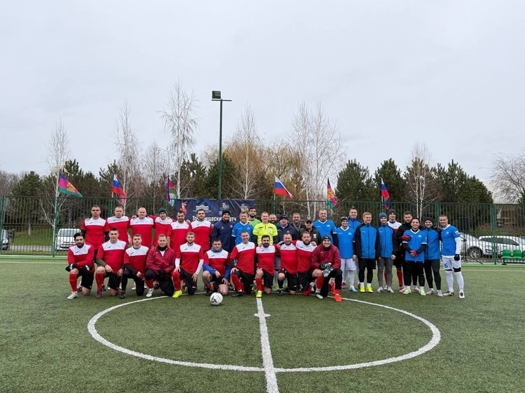 В Динском районе прошел товарищеский матч по футболу в честь Дня Конституции