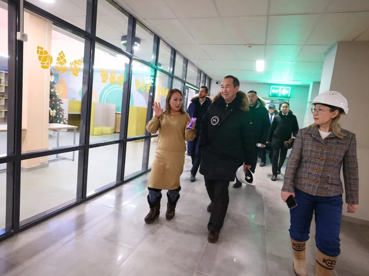 Айсен Николаев проинспектировал строительство крупнейшего в России Адаптивного образовательного комплекса в Якутске