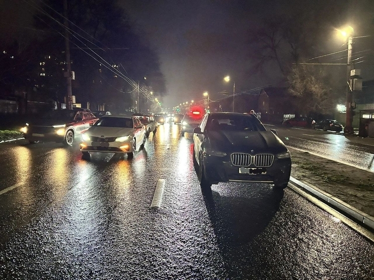 В Ростове автомобиль марки БМВ совершил наезд на несовершеннолетнего