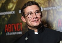 Среди зрителей, пришедших на турнир IBA.PRO 13 в Дубае посмотреть на поединки наших боксёров, присутствовал известный российский актёр Никита Кологривый, который в эксклюзивном интервью «МК-Спорт» поделился своими впечатлениями от турнира и рассказал, за кого болеет. 