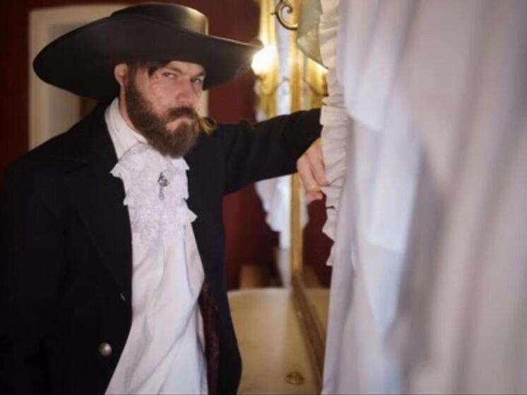Дубровский на съемках превращается в Зорро