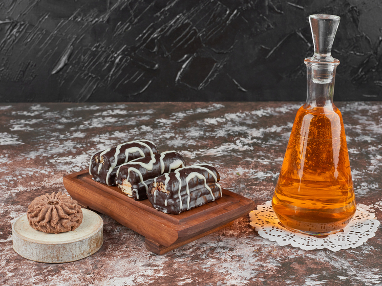 Пензенцам рассказали, что новогодние конфеты с алкоголем опасны для печени и поджелудочной железы