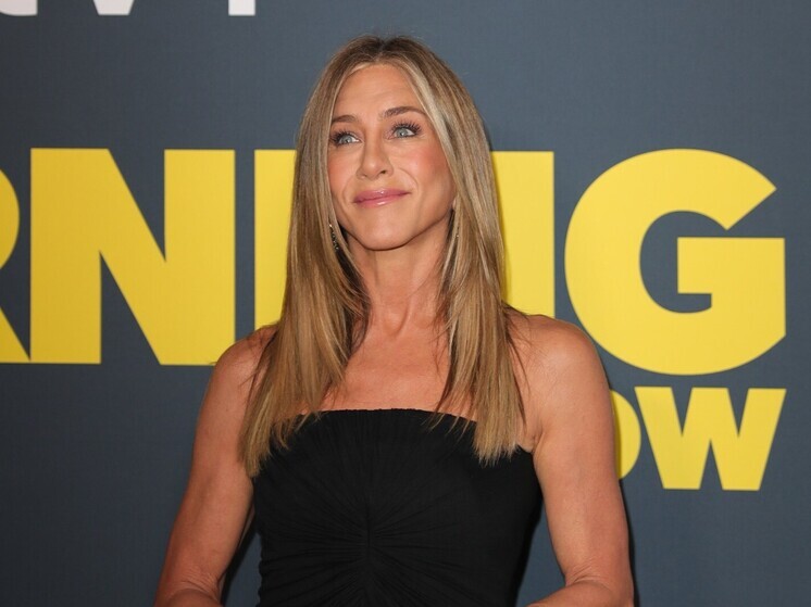 Звёзды сериала «Друзья» выпустили коллекцию арт-принтов в годовщину смерти Мэттью Перри