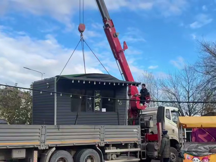 В Махачкале убирают незаконные торговые объекты на улице Хуршилова