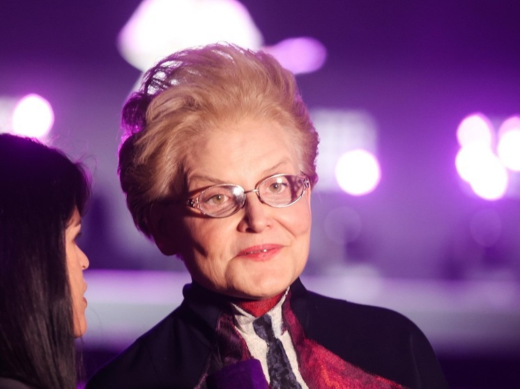 Елена Малышева – не только прекрасная телеведущая, но и настоящая звезда социальных сетей