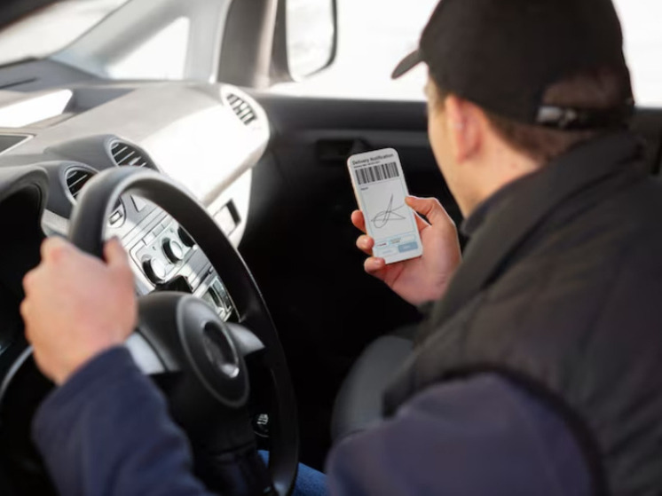 Штрих-код с портала Госуслуг может стать альтернативой пластиковых прав