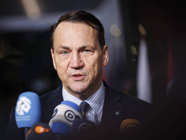 Чем все это угрожает России? Ситуацию прокомментировал для «МК» военный обозреватель, полковник в отставке Виктор Литовкин