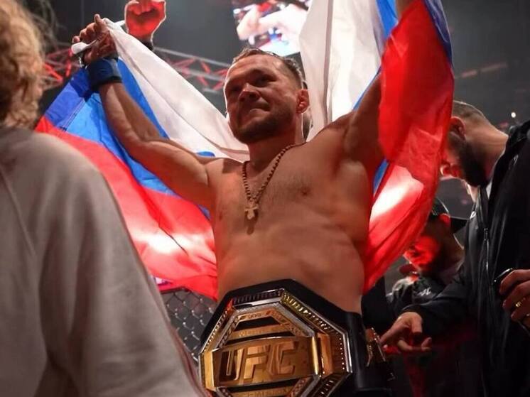 Россиянин и американец уже встречались в октагоне в 2022 году.