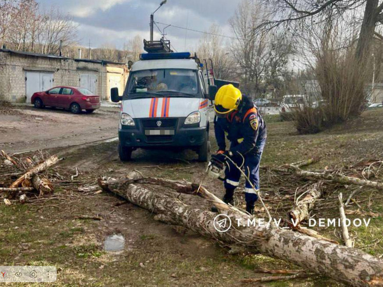 Коммунальщики устраняют последствия непогоды в Белгороде