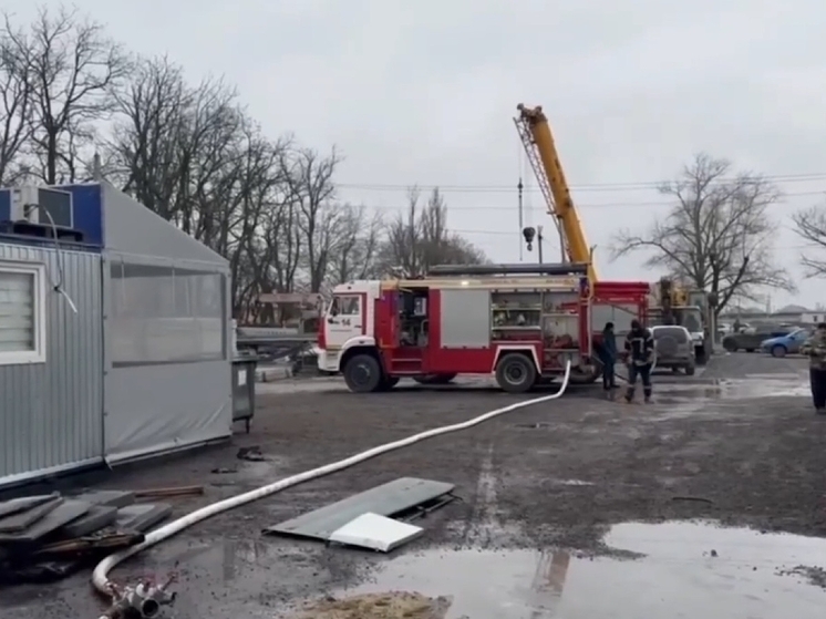 Под Ростовом произошел пожар на складе с горючим