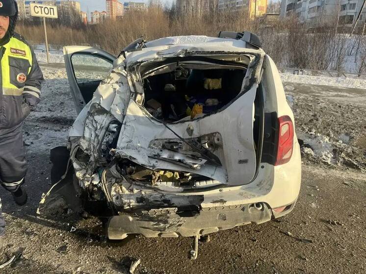 Три автомобиля столкнулись на улице Клюева в Томске