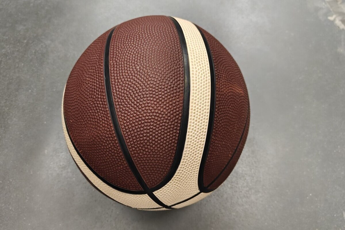 Баскетбольный клуб «Зенит» обыграл красноярский «Енисей» со счётом 105:81