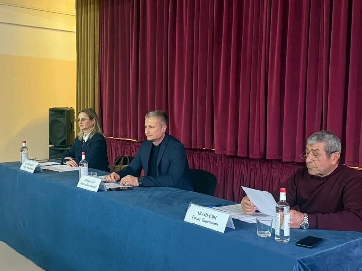 Жители села Сергей-Поле в Сочи обсудили насущные вопросы с главой Лазаревского района