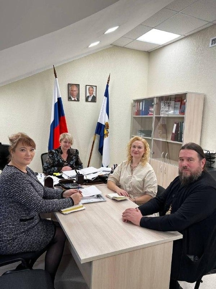 Представители Патриаршей гуманитарной миссии и регионального министерства обсудили помощь жителям Херсонской области