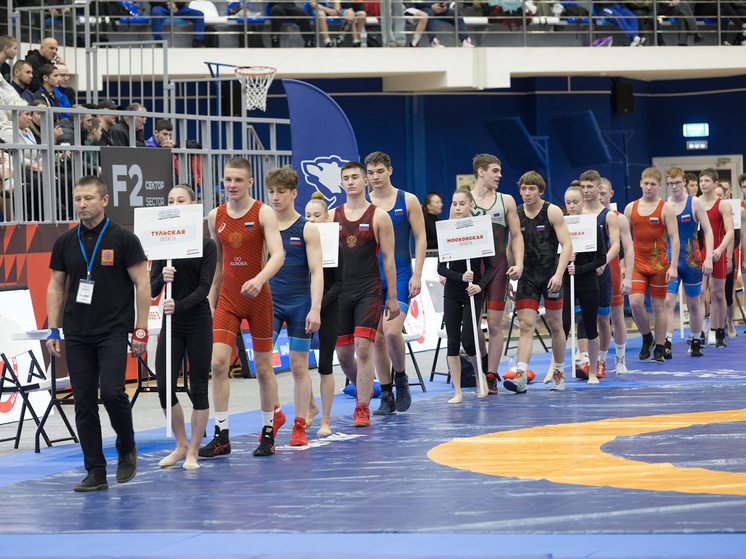 В Туле стартовали всероссийские соревнования по греко-римской борьбе