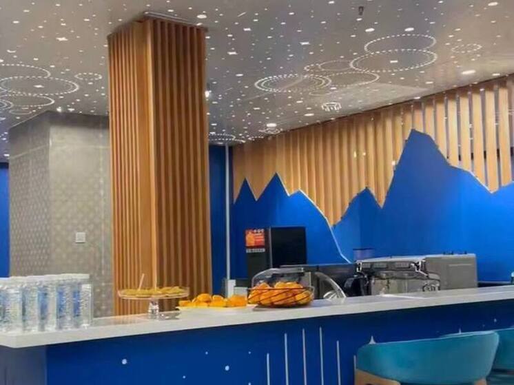 Исторический кинотеатр «Большевик» в Кировске вновь открыл двери как современный клуб