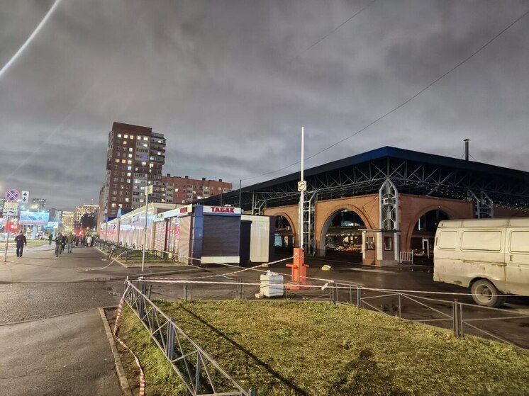 Директору сгоревшего Правобережного рынка в Петербурге предъявили обвинение