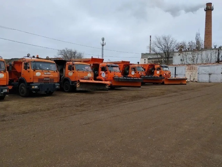 Откачка осадков в Астрахани ведётся в круглосуточном режиме