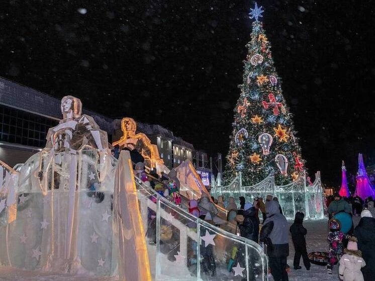 Новогодние елки зажглись во всех районах Ямала