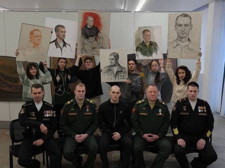 Художники Архангельской области создают портреты участников СВО
