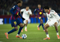 «Барселона» победила «Осасуну» со счётом 2:0 в матче 18-го тура Ла Лиги. Оба гола на счету Рафиньи (70', 86'). Каталонцы доминировали — 80 % владения, 24 удара против трёх у гостей, но открыть счёт долго не удавалось из-за плотной обороны «Осасуны» и игры вратаря Серхио Эрреры. Отменённый гол Торреса (23') из-за офсайда и упущенная возможность на 40-й минуте подчёркивали упорство гостей. Победа позволила «Барселоне» увеличить отрыв от идущего вторым «Реала» до семи очков.