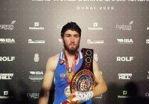 Российский боксёр Исмаил Муцольгов в финале чемпионата мира Международной боксёрской ассоциации (IBA) 2025 в Дубае в весовой категории до 75 кг по итогам трёх раундов победил представителя Казахстана Сабиржана Аккалыкова единогласным решением судей и завоевал третье для российских мастеров перчатки золото на этом первенстве планеты. Сразу после завершения он ответил на вопросы журналистов, в том числе корреспондента «МК-Спорт».
