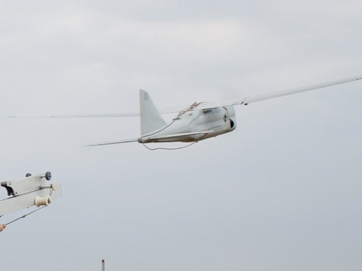 В Урюпинске Волгоградской области после атаки БПЛА тушат пожар на нефтебазе