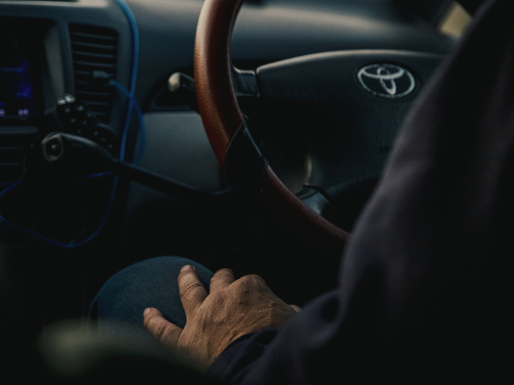 Бывшие автовладельцы в Новосибирской области получают чужие штрафы из-за нового алгоритма «Госуслуг»