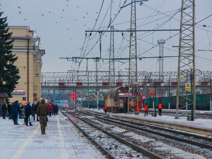 Водитель на черном Ford сбил человека у вокзала в Туле и скрылся с пострадавшим
