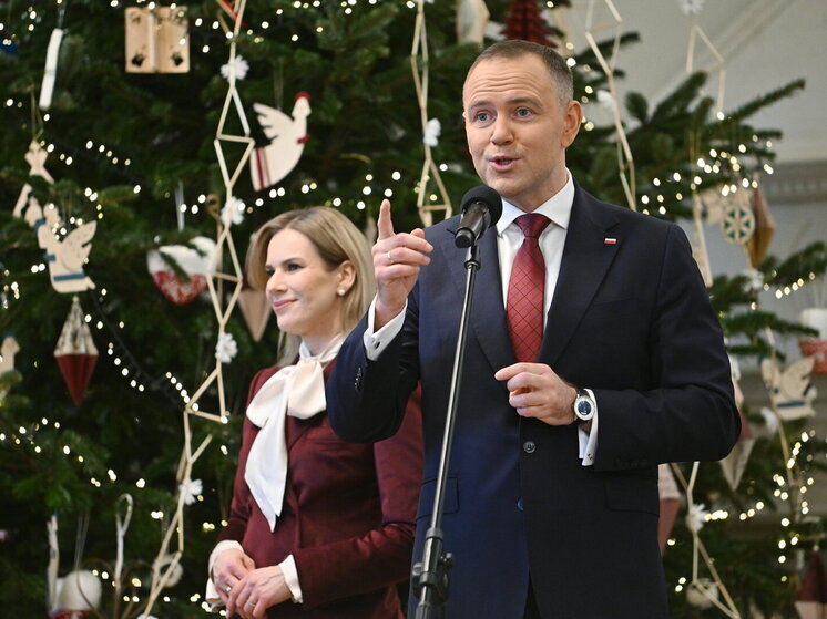 Польского президента встретили в Латвии на грязном автомобиле