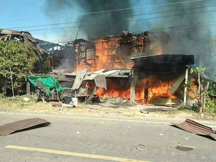 На границе Таиланда и Камбоджи снова стреляют, несмотря на заявления Трампа о готовности сторон прекратить огонь