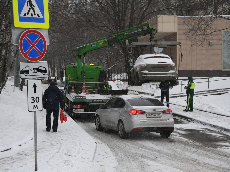 SHOT ПРОВЕРКА: Китайский электрокар за 15 млн замёрз и заблокировался на трассе