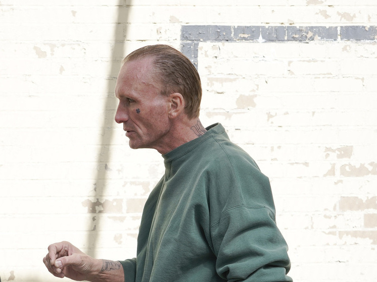 На двери квартиры умершего актера Питера Грина нашли странную записку