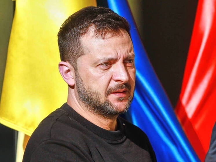 Зеленский возобновил общение с уволенным со скандалом Ермаком