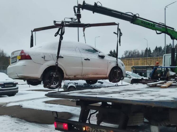 С улиц Обнинска убрали бесхозные авто