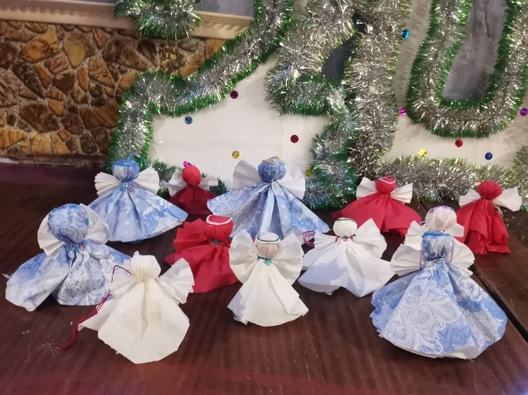 В Черняховске дети своими руками сделали ангелочков