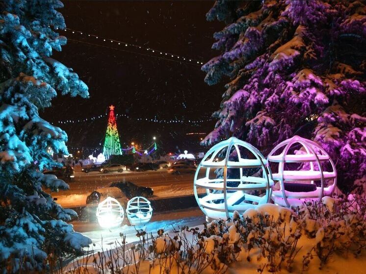 В Уфе завершают монтаж праздничной иллюминации