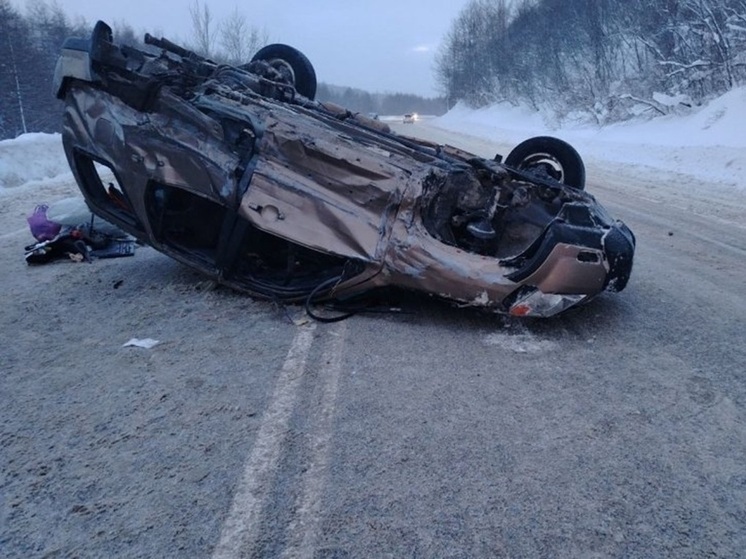 Трое пострадали в результате столкновения на трассе "Колыма"