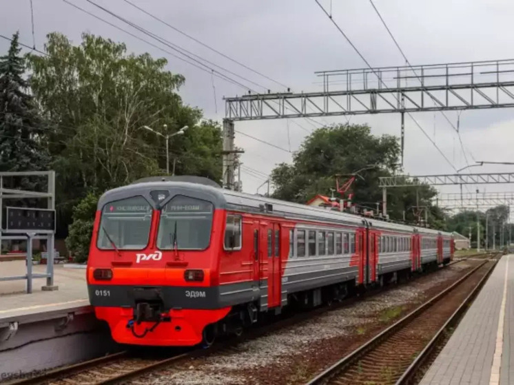 Следующие через Ростов из Крыма поезда задерживаются боле чем на три часа