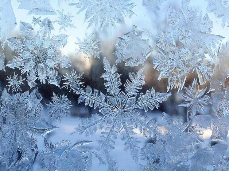 Ураган и морозы: синоптики уточнили прогноз погоды на Сахалине в понедельник, 15 декабря