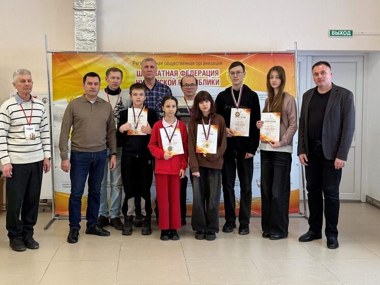 Сергей Спиридонов и Анна Хмелева выиграли чемпионат Чувашии по шахматам