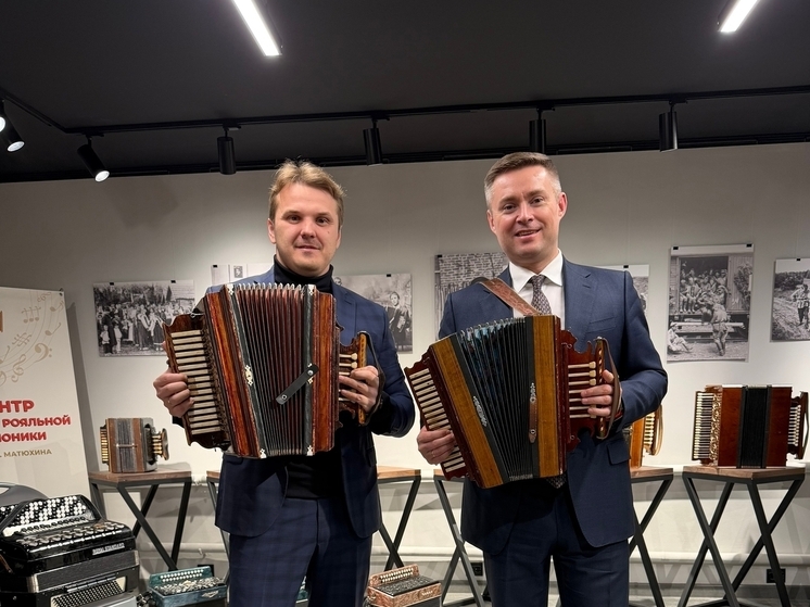 Сергей Тугушев посетил исторический центр рояльной гармони в Ельце