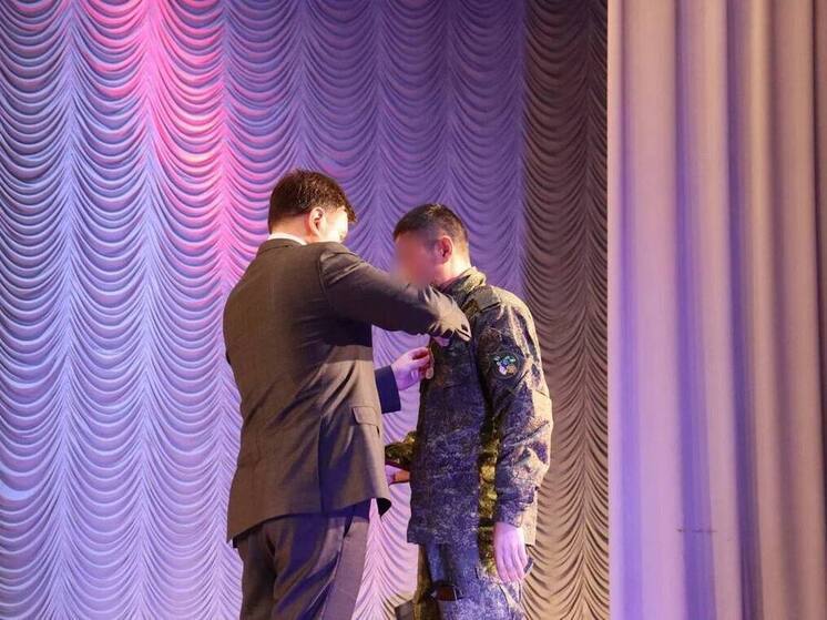 В Луганской Народной Республике участников СВО наградили медалями им. Эрдни Деликова