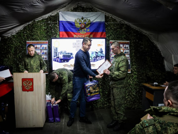 Руслан Бутов поздравил 1544-й зенитный ракетный полк с 63-й годовщиной