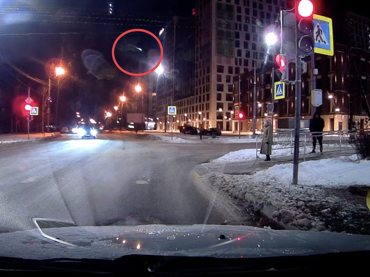 В небе над Архангельском наблюдали яркий метеор