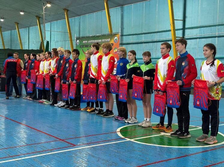 Легкоатлетам из Забайкалья вручили экипировку от Всероссийской федерации