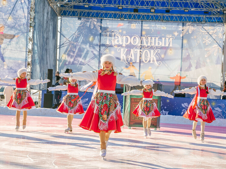 Эта декабрьская суббота, хоть и щедро раздавала мороз, на стадионе имени Ленина в Хабаровске было жарко